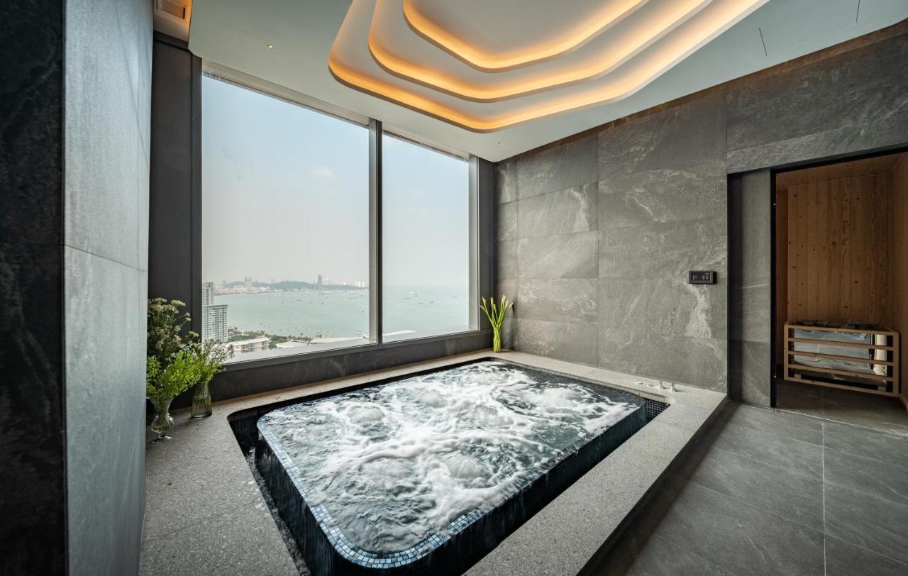 Grande Centre Point Space Pattaja Kültér fotó Spa at The Ritz-Carlton, Hong Kong